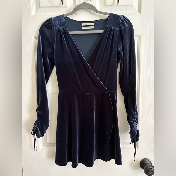 Urban Outfitters Blue Velvet Romper - Picture 2 of 8